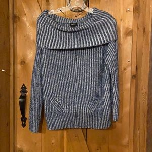 Rue21 L Blue and White Sweater